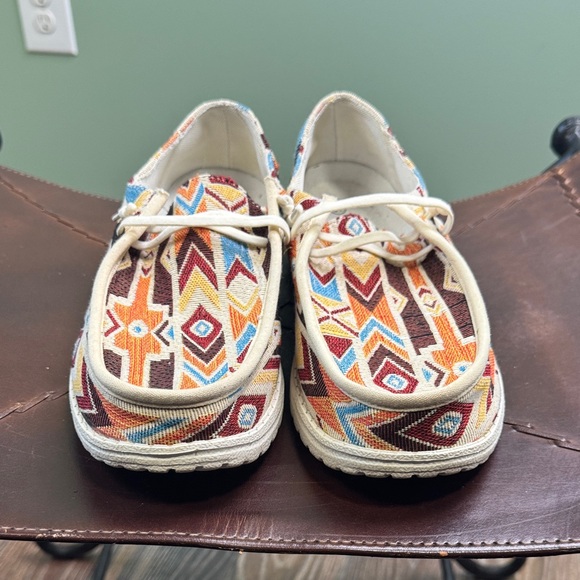 2 pair Aztec Patterned canvas Shoes 10 - Picture 3 of 15